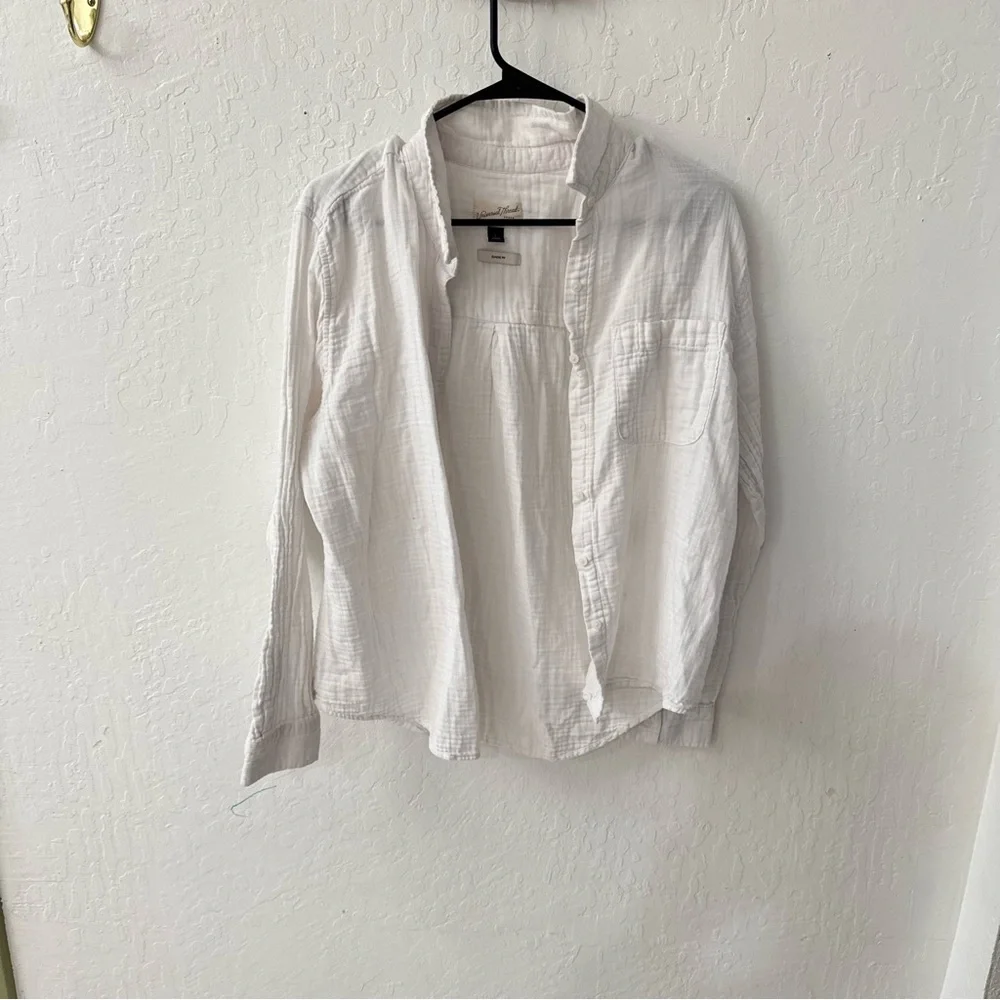 Universal Thread Large Classic Fit White Cotton Gauze Button Down - Picture 3 of 6